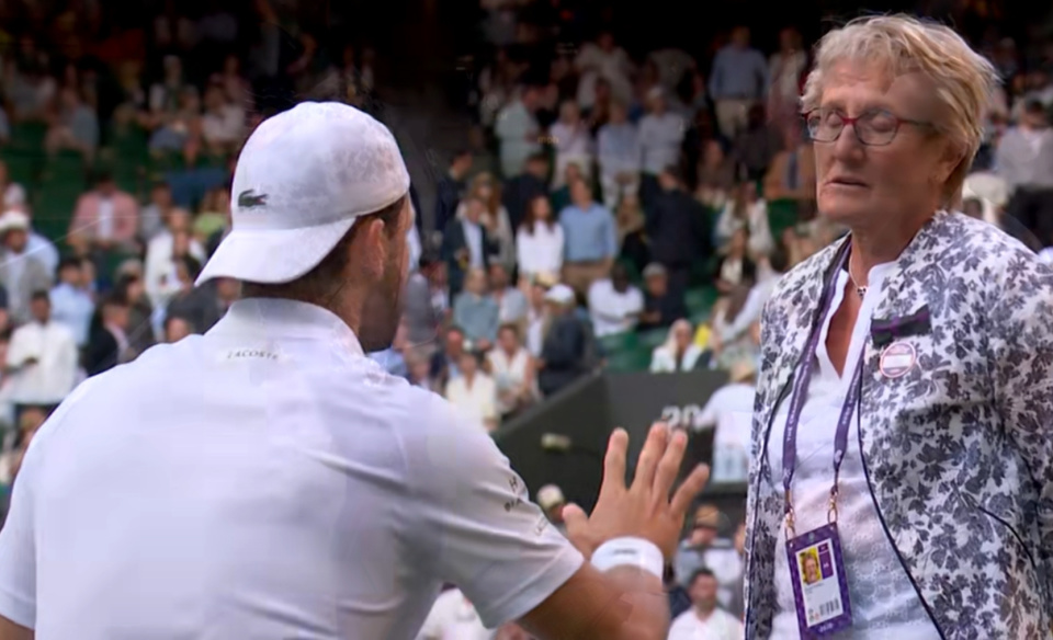 九游游戏下载-穆雷焦点对战，费德勒与60激战美国队分钟，比赛局势复杂胜负难料！观众掌声雷动-九游游戏下载